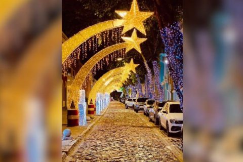Portal natalino no Centro de Manaus é alvo de vandalismo