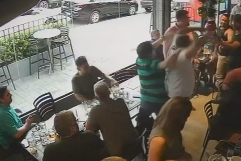 Gerente de restaurante é agredido por investigador da Policia Civil em Manaus Gerente de restaurante é agredido por investigador da Policia Civil em Manaus