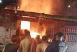 Incêndio destrói casa na zona norte de Manaus