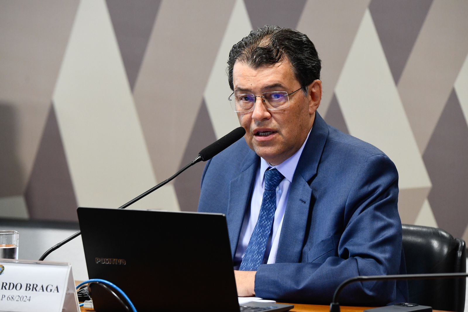 Eduardo Braga faz leitura do relatório sobre regulamentação da Reforma Tributária no Senado Eduardo Braga faz leitura do relatório sobre regulamentação da Reforma Tributária no Senado