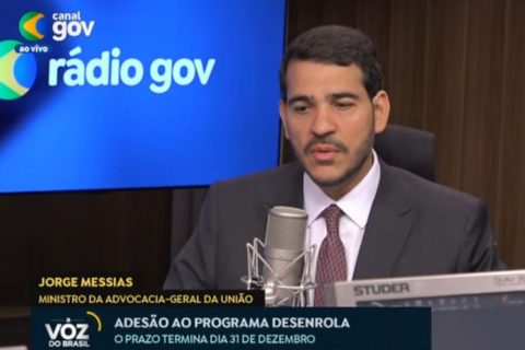 Sociedade rejeita veementemente qualquer tentativa de abalo à democracia, diz ministro da AGU