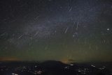 Última grande chuva de meteoros do ano ocorre na noite desta sexta