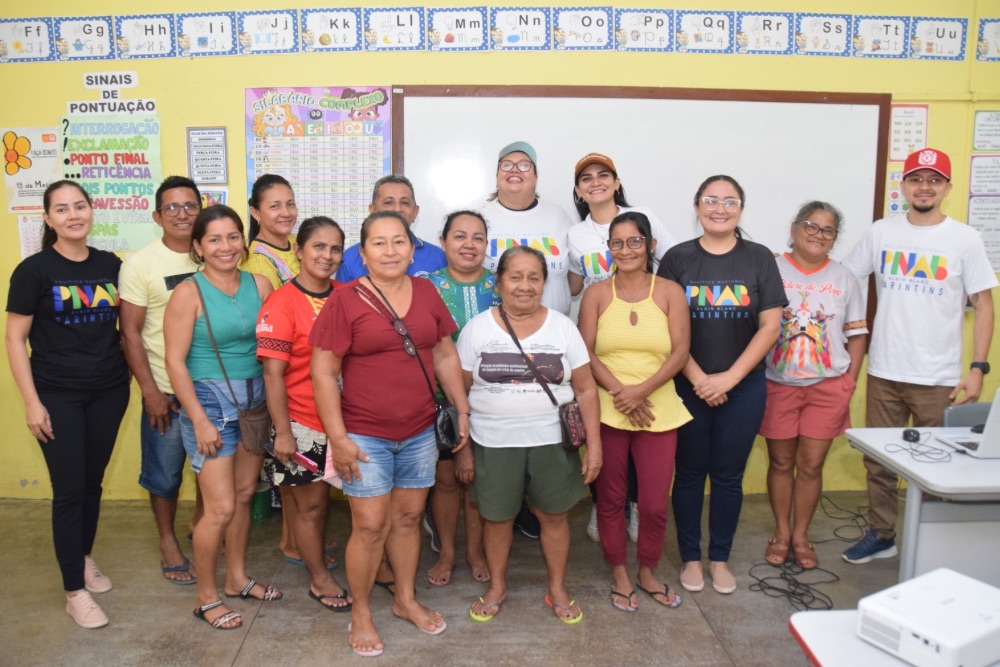 Secretaria de Cultura de Parintins promove reuni&atilde;o com produtores culturais do Distrito do Mocambo