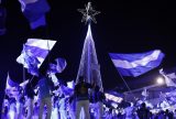 União, emoção e alegria marcam ação social com setores do Boi Caprichoso em dia inauguração da árvore de natal