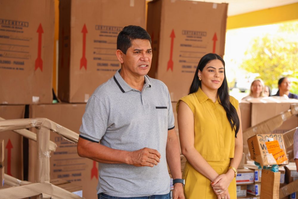 Bi Garcia realiza última entrega de medicamentos e equipamentos de sua gestão em Parintins Bi Garcia realiza última entrega de medicamentos e equipamentos de sua gestão em Parintins