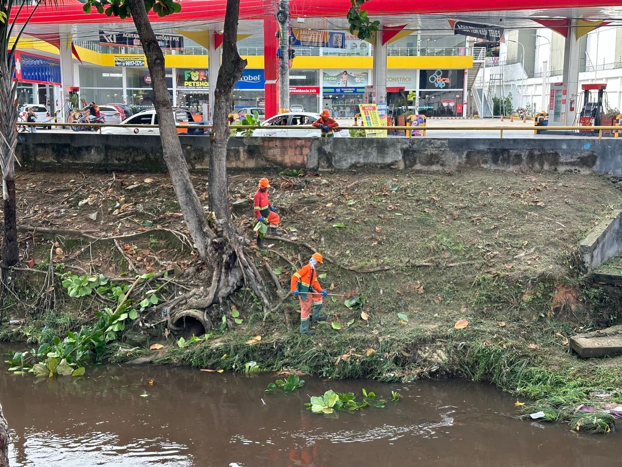 Prefeitura realiza grande ação de limpeza no igarapé do Franco e em outros pontos de Manaus Prefeitura realiza grande ação de limpeza no igarapé do Franco e em outros pontos de Manaus
