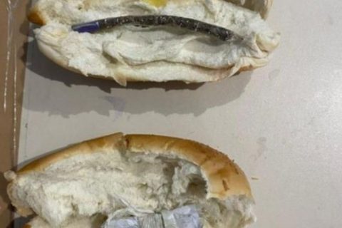 Homem é preso após levar pão recheado com drogas para presos em Coari