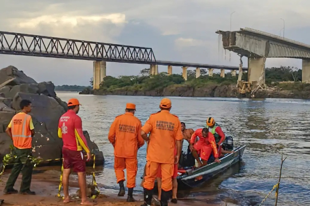 Ponte entre Tocantins e Maranhão desaba; uma morte é confirmada Ponte entre Tocantins e Maranhão desaba; uma morte é confirmada