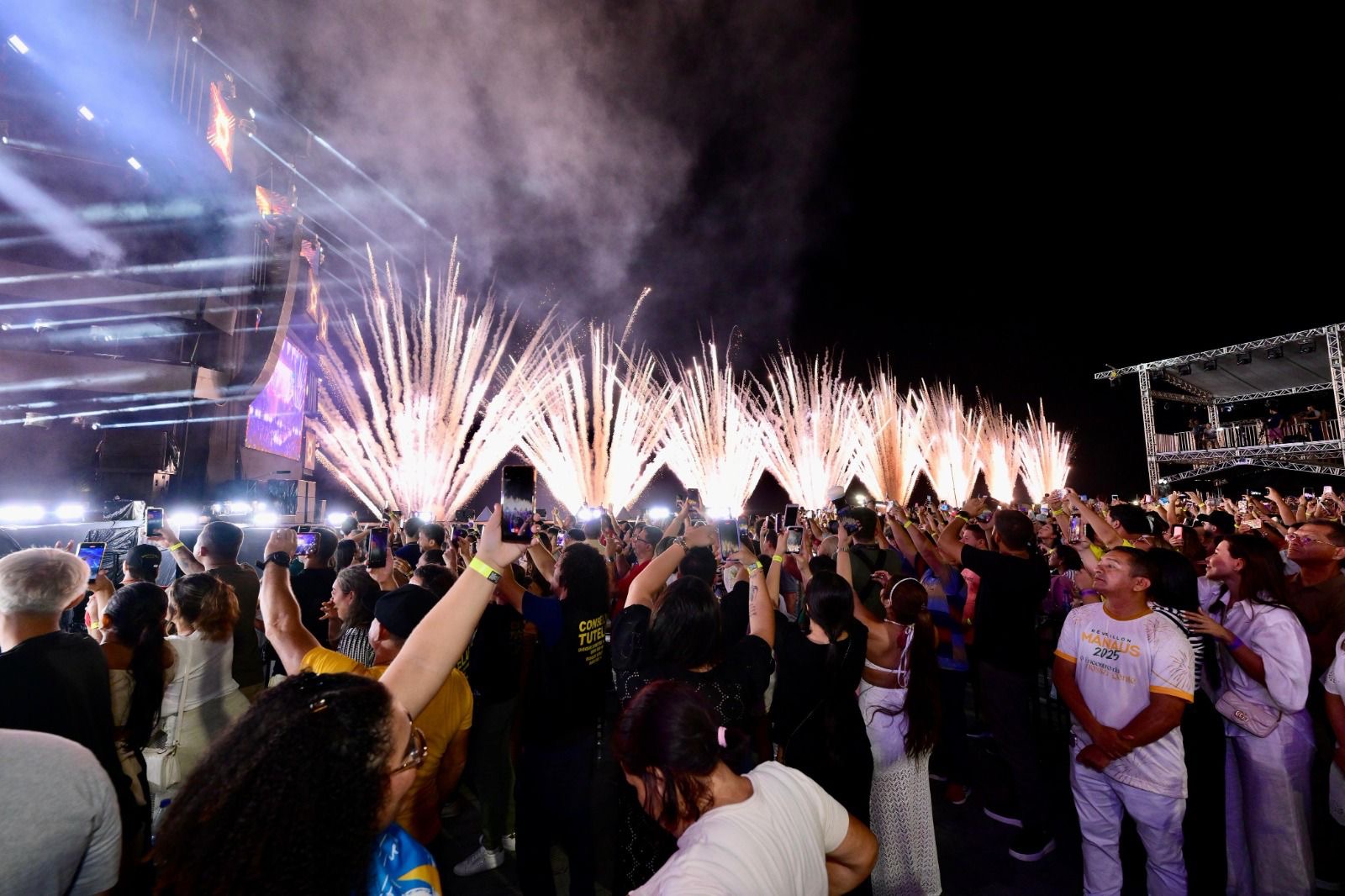 Réveillon Gospel reúne mais de 55 mil pessoas e inicia as comemorações da chegada de 2025 Réveillon Gospel reúne mais de 55 mil pessoas e inicia as comemorações da chegada de 2025