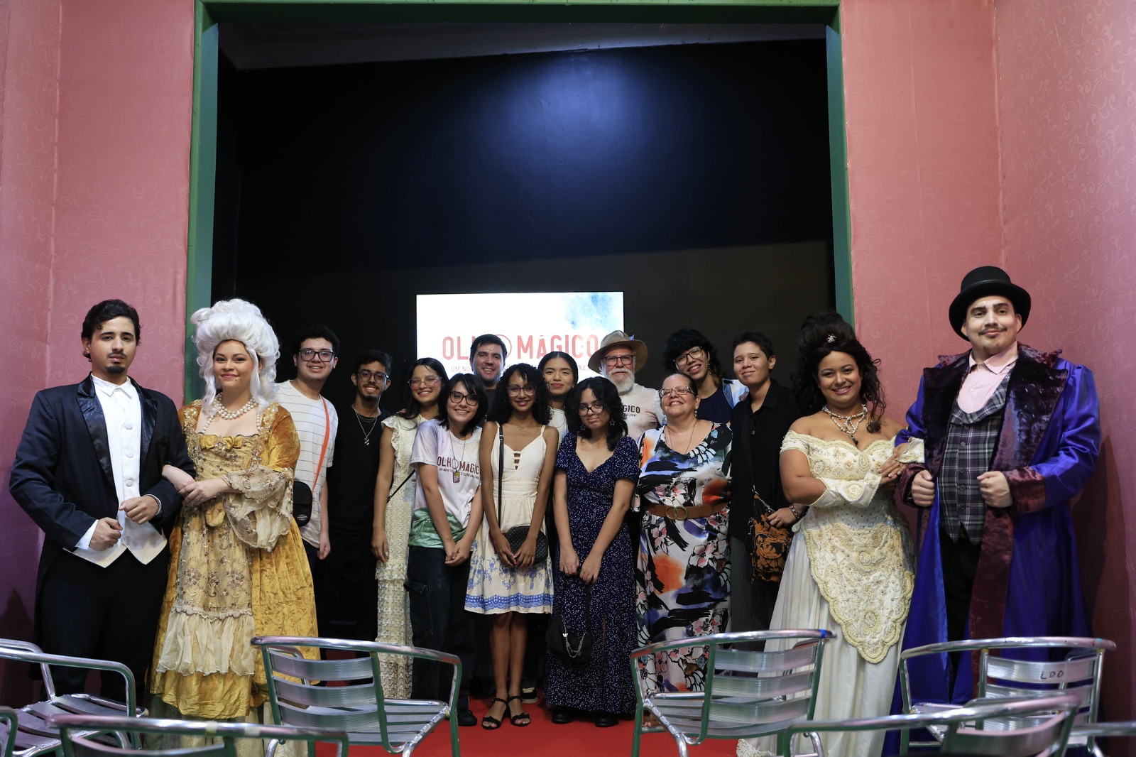 Exposição ‘Olho Mágico’ celebra os 128 anos do Teatro Amazonas e aproxima comunidade estudantil do universo artístico Exposição ‘Olho Mágico’ celebra os 128 anos do Teatro Amazonas e aproxima comunidade estudantil do universo artístico