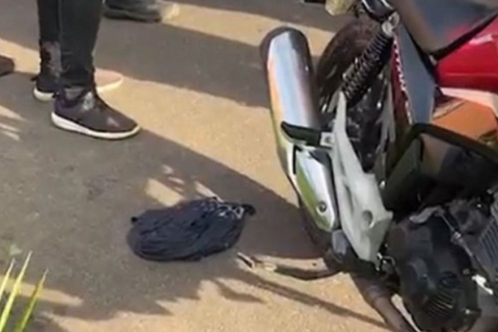 Idoso &eacute; atropelado em acidente com moto em Itacoatiara