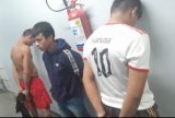 Foragidos da Justiça são presos enquanto consumiam drogas em Manaus