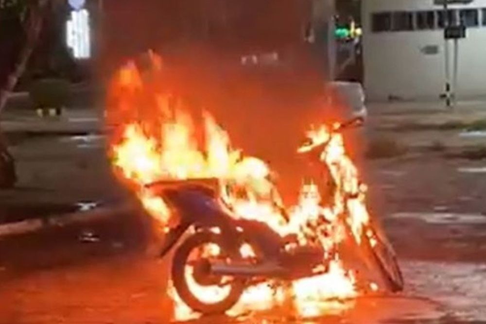 Igni&ccedil;&atilde;o provoca inc&ecirc;ndio de moto em rodovi&aacute;ria no interior do Amazonas