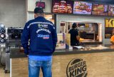 Procon-AM notifica rede de ‘fast food’ por propaganda que induz o consumidor ao erro
