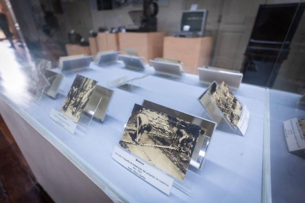 Exposição ‘Raízes da Amazônia: O Olhar de Silvino Santos’ está em cartaz no Museu da Imagem e do Som até 31 de janeiro Exposição ‘Raízes da Amazônia: O Olhar de Silvino Santos’ está em cartaz no Museu da Imagem e do Som até 31 de janeiro