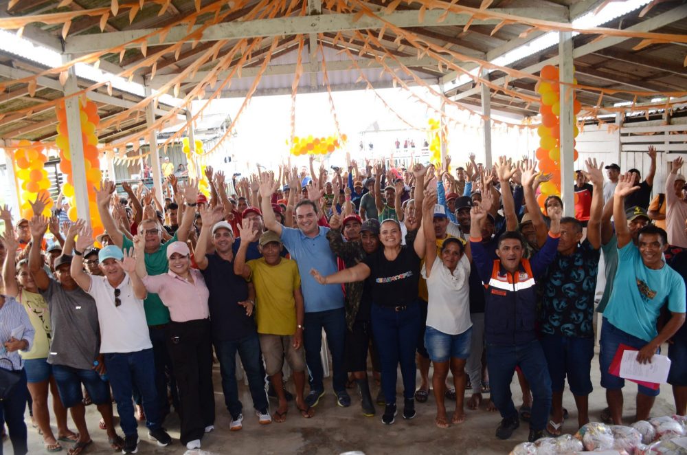 Mais de 300 fam&iacute;lias da zona rural de Parintins recebem cestas b&aacute;sicas da Opera&ccedil;&atilde;o Estiagem