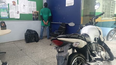 Falso entregador é preso por tráfico de drogas em Manaus