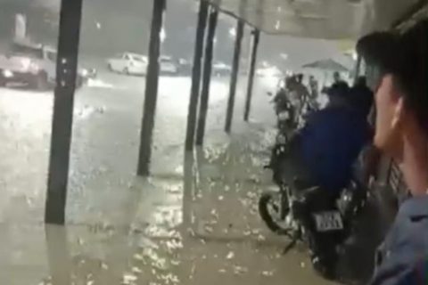 Chuva forte deixa 15 bairros sem energia e ruas alagadas em Manaus