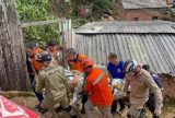 Corpos de pai e filha são encontrados após deslizamento em Manaus