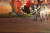 Motorista morre após colidir carro com muro e poste no bairro Santo Antônio