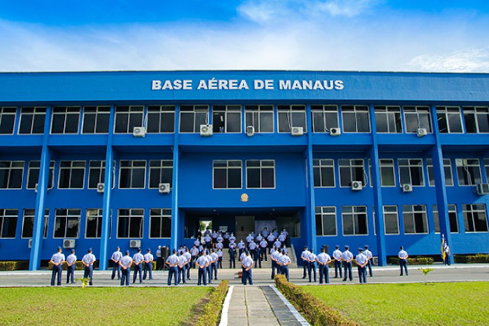 Pela primeira vez, duas mulheres assumem chefia de unidades militares da Aeronáutica em Manaus Pela primeira vez, duas mulheres assumem chefia de unidades militares da Aeronáutica em Manaus.