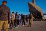 Voo com 96 brasileiros deportados dos EUA chega a Fortaleza