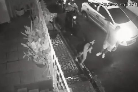Casal é assaltado por criminoso ao descer de carro no bairro Alvorada