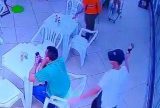 Homem agride gerente de supermercado com garrafa de azeite na cabeça, em Manaus