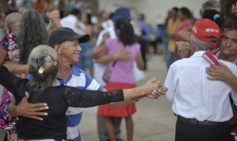 Câmara aumenta pena para crimes contra idosos