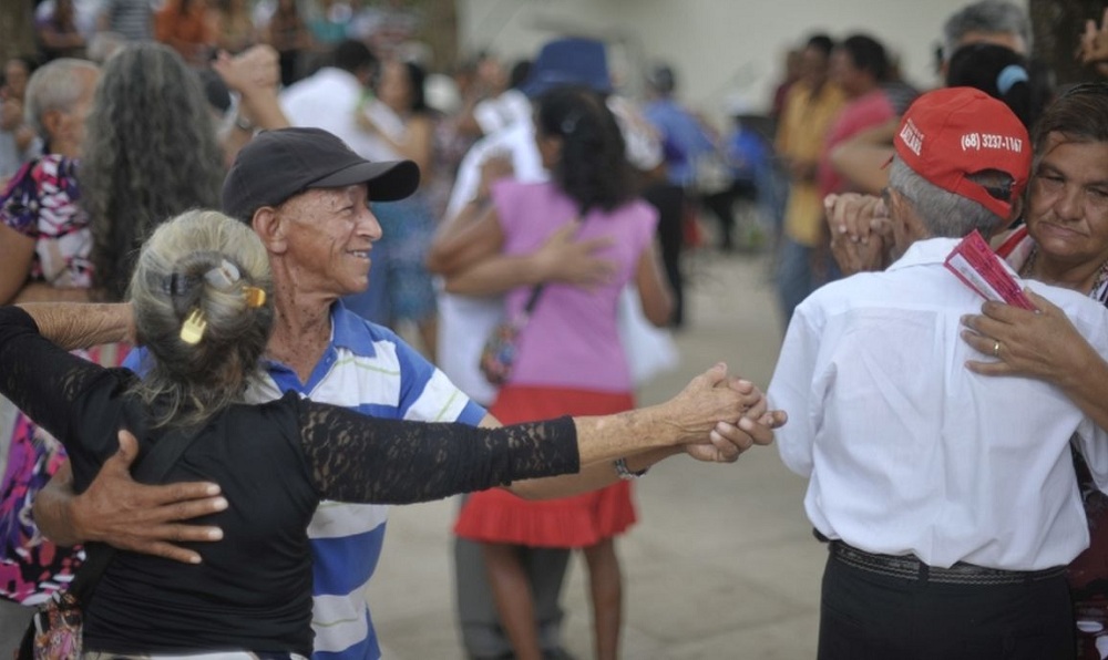 Câmara aumenta pena para crimes contra idosos Câmara aumenta pena para crimes contra idosos