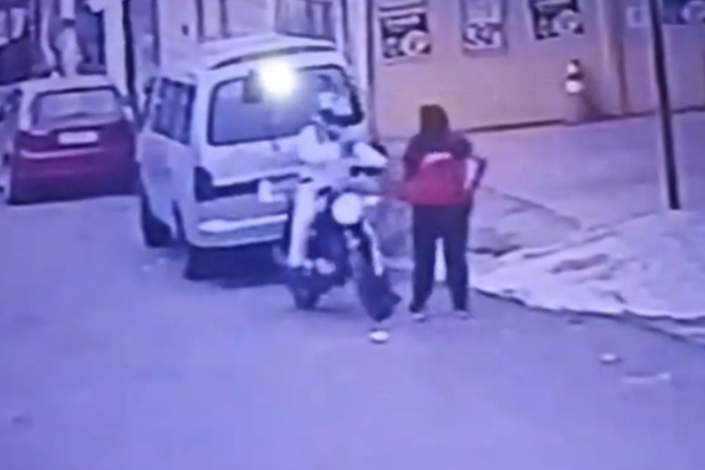 Homem de uniforme assalta mulher no bairro Japiim Homem de uniforme assalta mulher no bairro Japiim