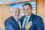 Lula parabeniza Alcolumbre por vitória na presidência do Senado