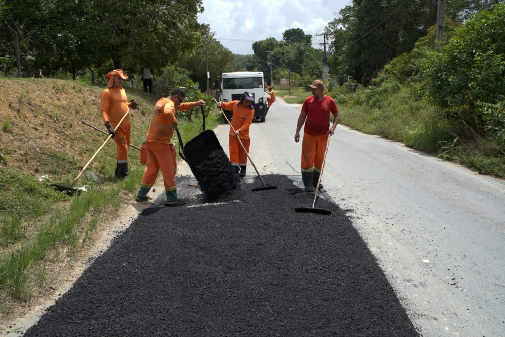 Prefeitura de Manaus intensifica recuperação asfáltica no Ramal do Brasileirinho Prefeitura de Manaus intensifica recuperação asfáltica no Ramal do Brasileirinho