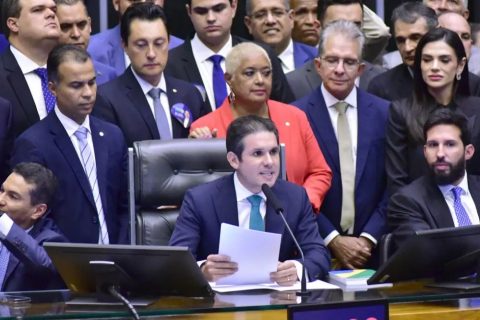 Hugo Motta critica obstrução da oposição e cobra respeito ao regimento na Câmara