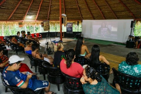 Com apoio da Prefeitura, primeira sala de cinema indígena do Norte é inaugurada no Tarumã-Açu