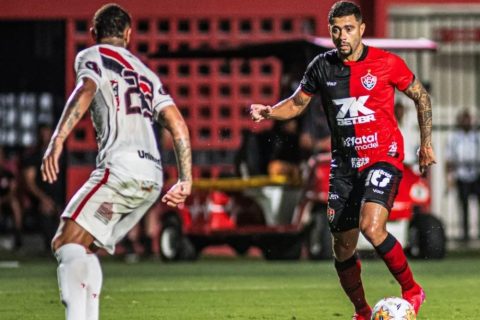 Vitória derrota Ferroviário por 2 a 1 em Salvador