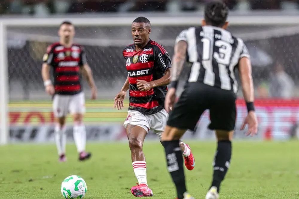 Flamengo e Botafogo se enfrentam no Maracan&atilde; nesta quarta-feira (12)