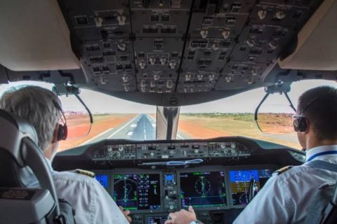 Pilotos agora podem visualizar licenças no Super App da Anac
