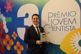 Pró-reitor da UEA recebe Prêmio Jovem Cientista por impacto acadêmico e inovação científica