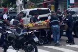 Repercussão negativa de violência contra ambulante faz Prefeitura mudar ação. Veja vídeo e nota