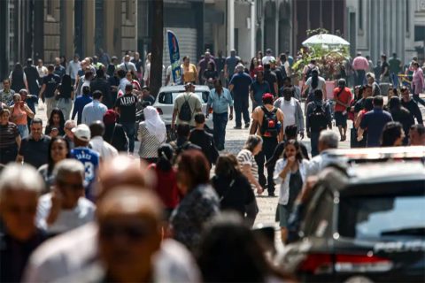 Pretos e pardos têm menos acesso à infraestrutura urbana que brancos