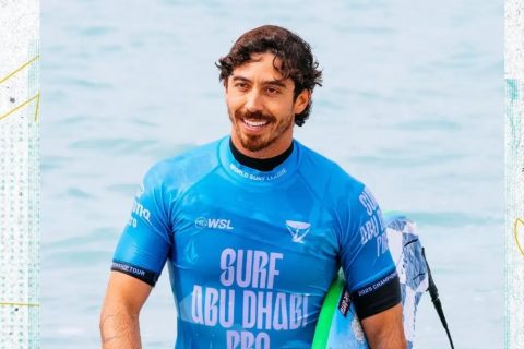 Ítalo, Yago e Miguel Pupo avançam às quartas do Surf Abu Dhabi Pro