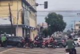Motociclista fica ferido após acidente com carro na Zona Sul de Manaus