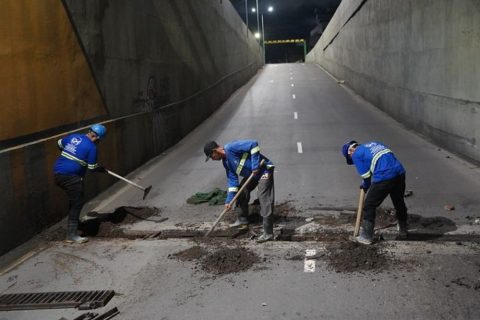 Prefeitura finaliza serviço de instalação de novas tampas no viaduto do São Jorge