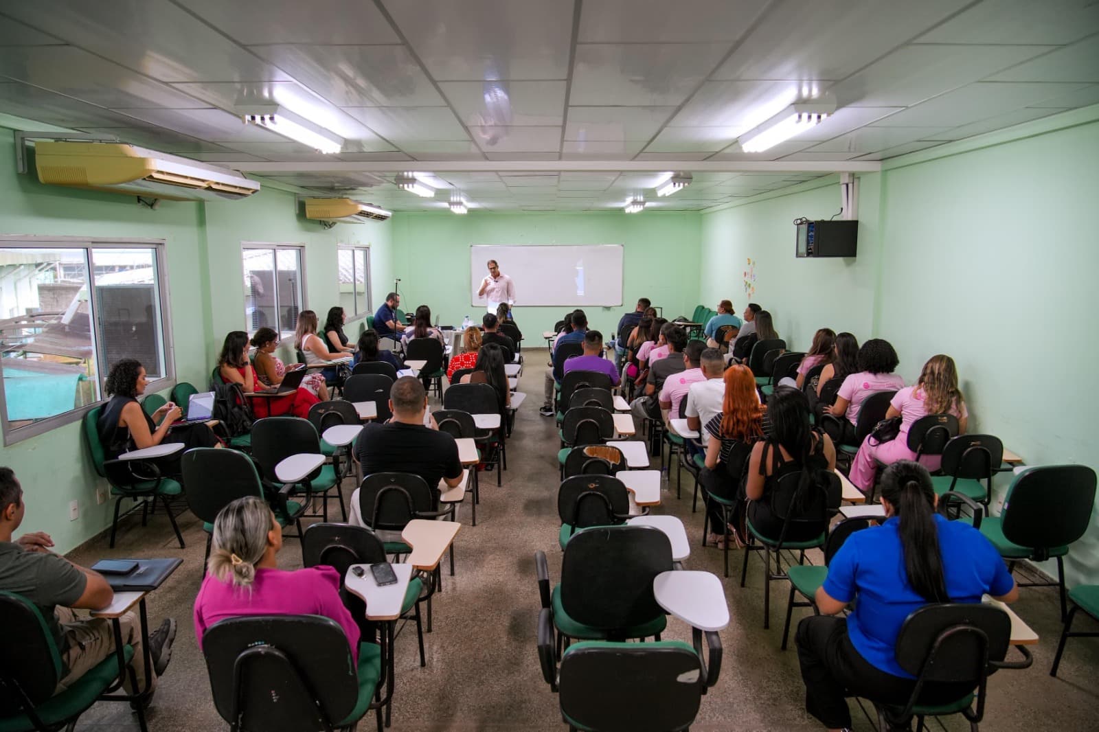 Escola da DPE promove qualificação profissional e aproximação com a comunidade acadêmica de Tefé Escola da DPE promove qualificação profissional e aproximação com a comunidade acadêmica de Tefé
