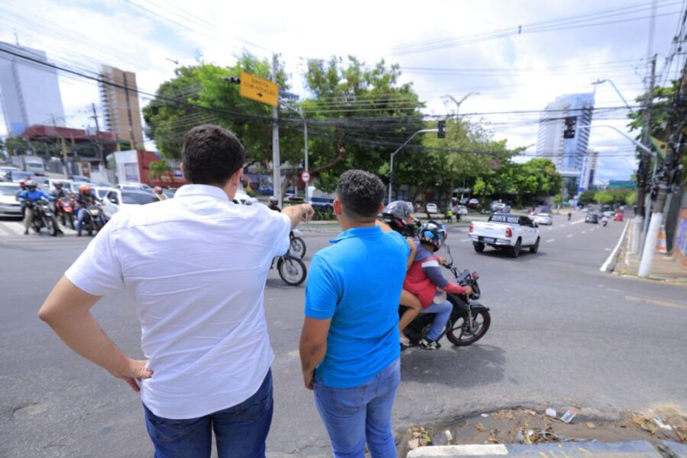Novo semáforo na avenida Umberto Calderaro Filho garante mais segurança e fluidez no trânsito Novo semáforo na avenida Umberto Calderaro Filho garante mais segurança e fluidez no trânsito