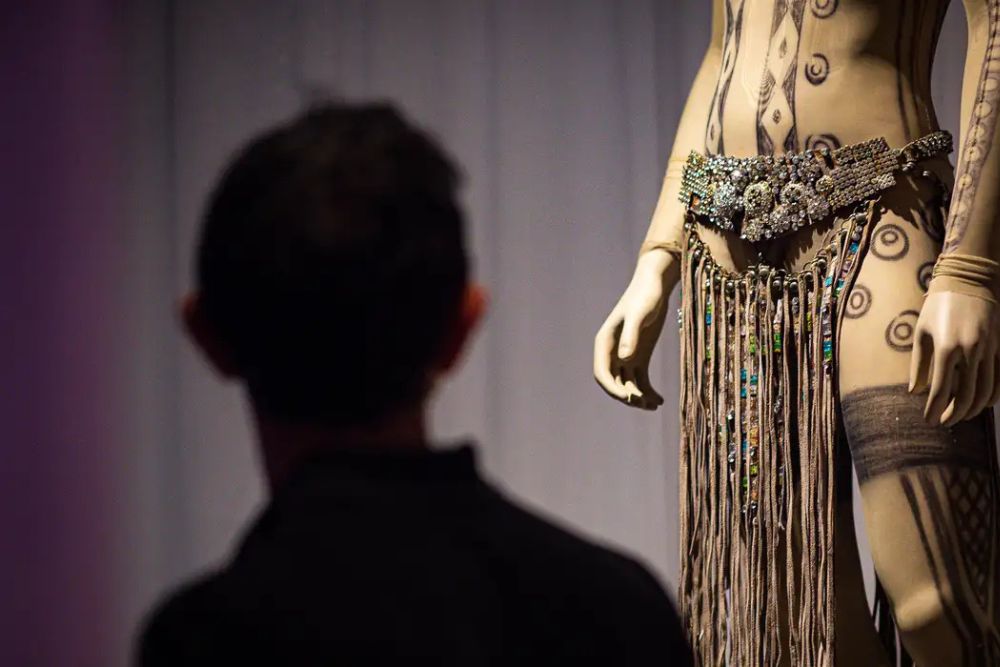 Exposição em SP celebra 50 anos de carreira solo de Ney Matogrosso