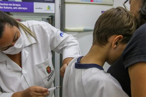 Vacina contra HPV reduz em até 58% casos de câncer de colo de útero no Brasil