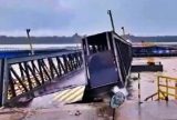 Balsa colide e derruba ponte do porto de Borba. DNIT foi acionado. Veja vídeo