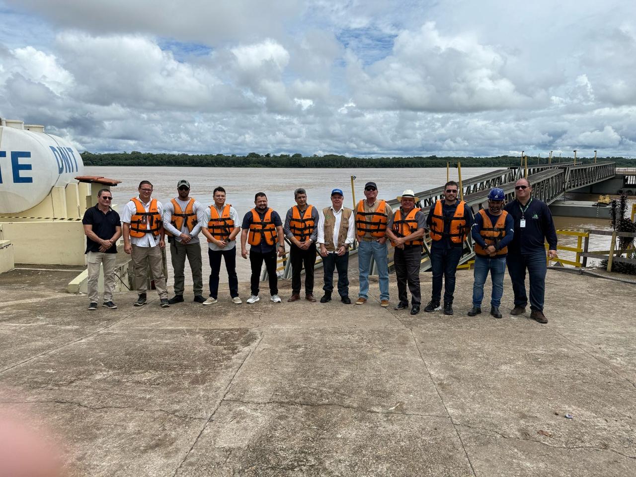 Preocupado com impacto &agrave; popula&ccedil;&atilde;o, senador Eduardo Braga pede solu&ccedil;&atilde;o urgente para porto de Borba